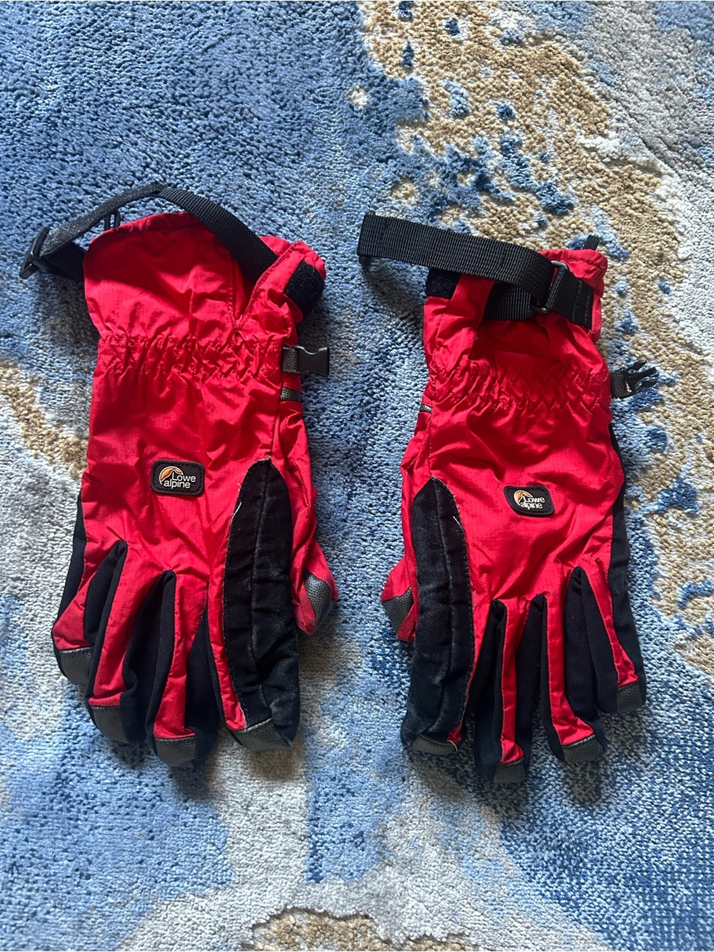 Lowe Alpine Men’s Red Insulated Winter Gloves